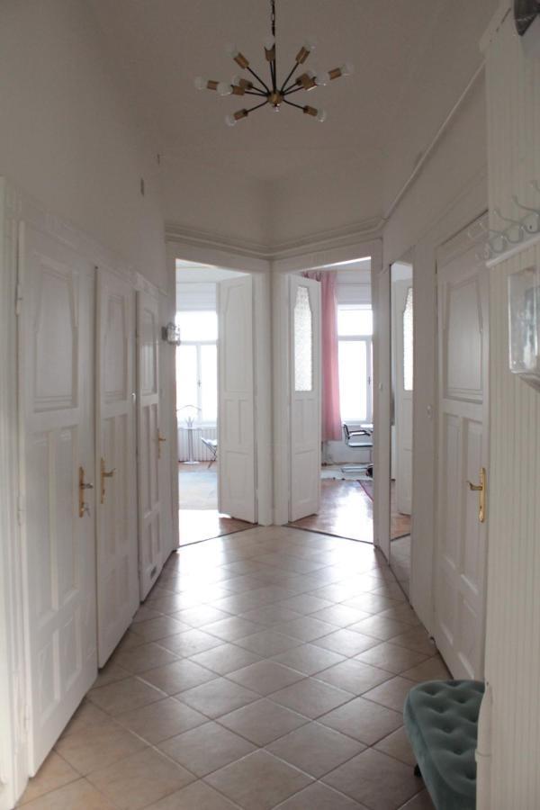 Allomas Apartman Budapest Esterno foto