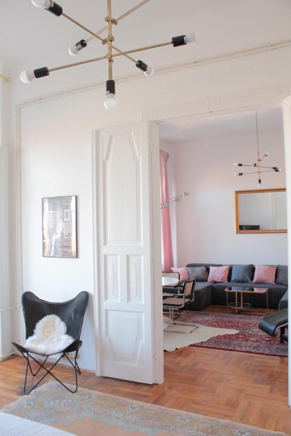 Allomas Apartman Budapest Esterno foto